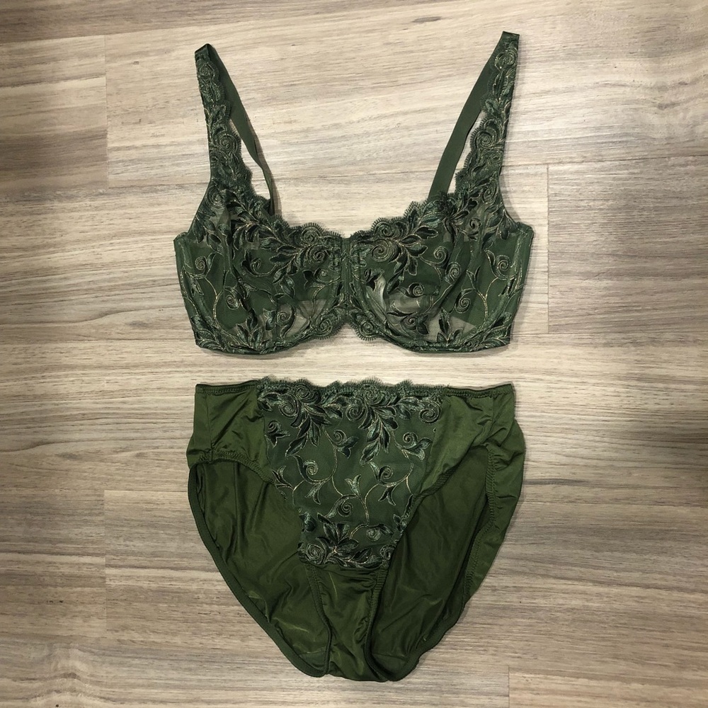 Soma Unlined Sensuous Lace Bra and Panty Set